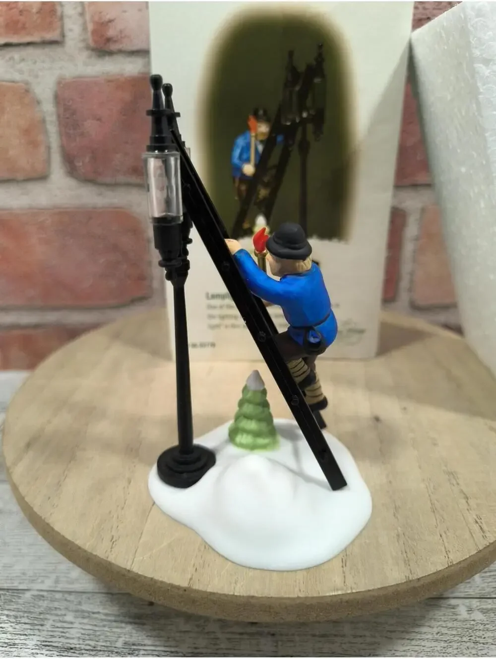 Dept 56 Heritage Village Collection Lamplighter With Lamp Accessory Set #55778